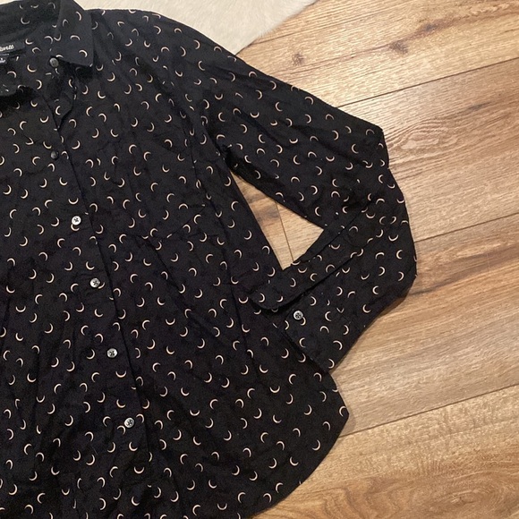 black Madewell "Shrunken Ex-Boyfriend Shirt" with a crescent moon print - Picture 4 of 9